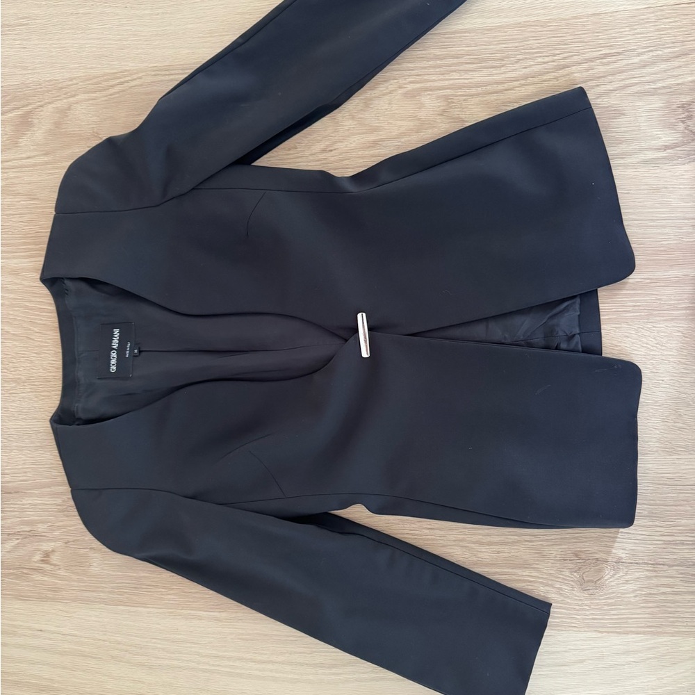 Giorgio Armani Black Tailored Blazer with 3/4 sleeve